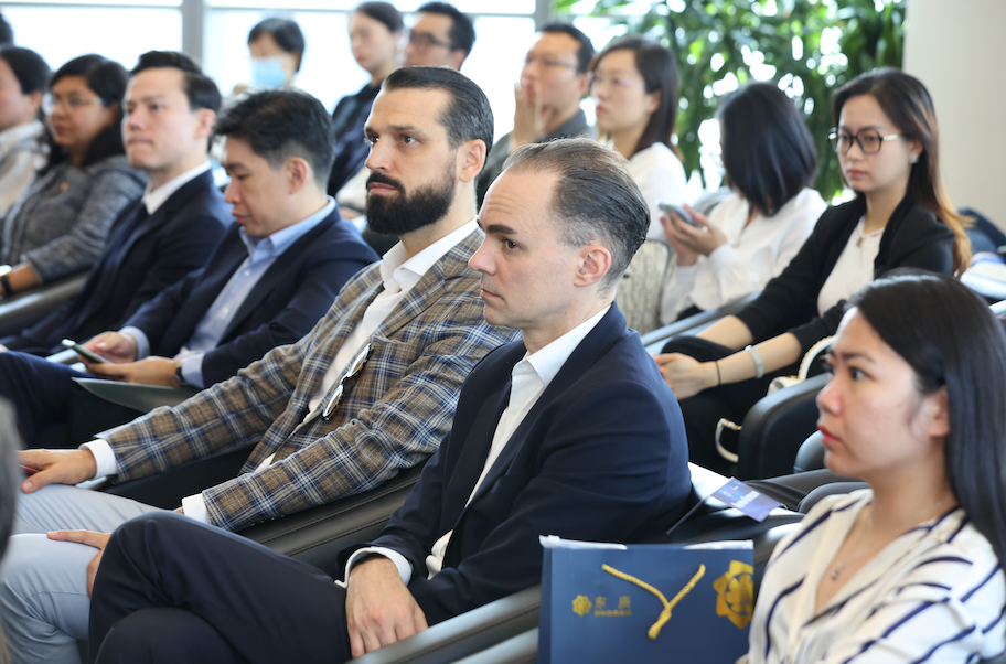 Attending New Materials Business Events o Promote Low Carbon and High Quality Development in the Industry